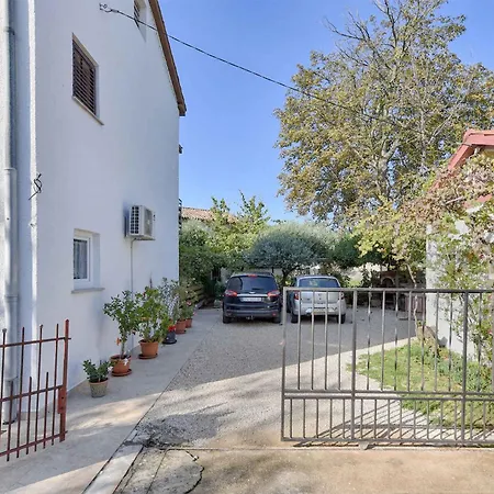 Apartment With A - C In Porec-istrien 44243 Porec